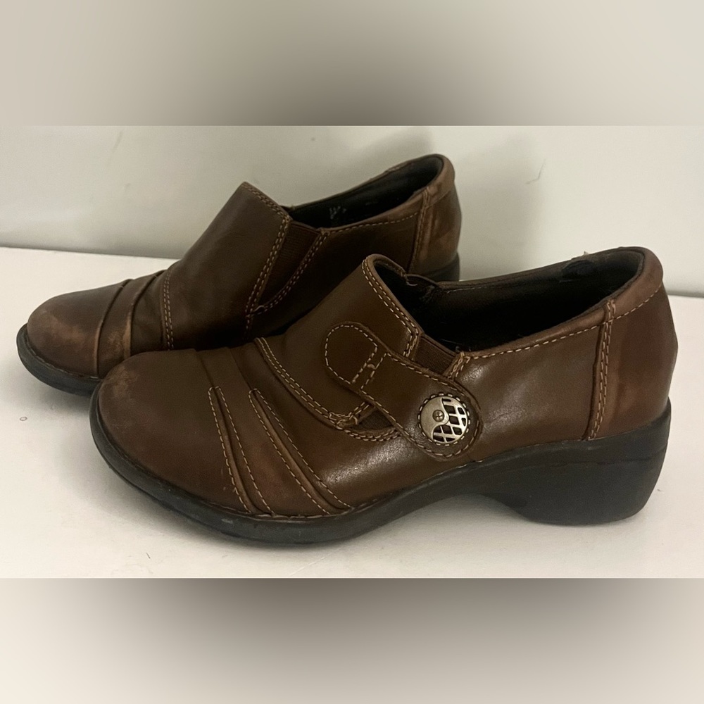 Earth Origins Womens Distressed Galen Clogs Size 6 Brown leather Upper YSG6